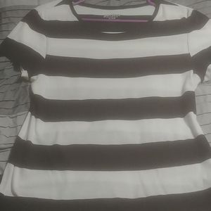 Old navy t-shirt